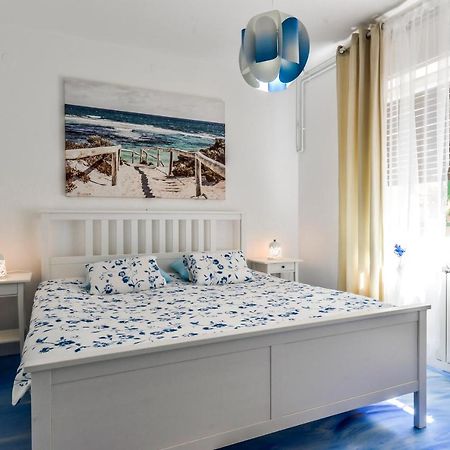 Apartment Dora Умаг Екстер'єр фото